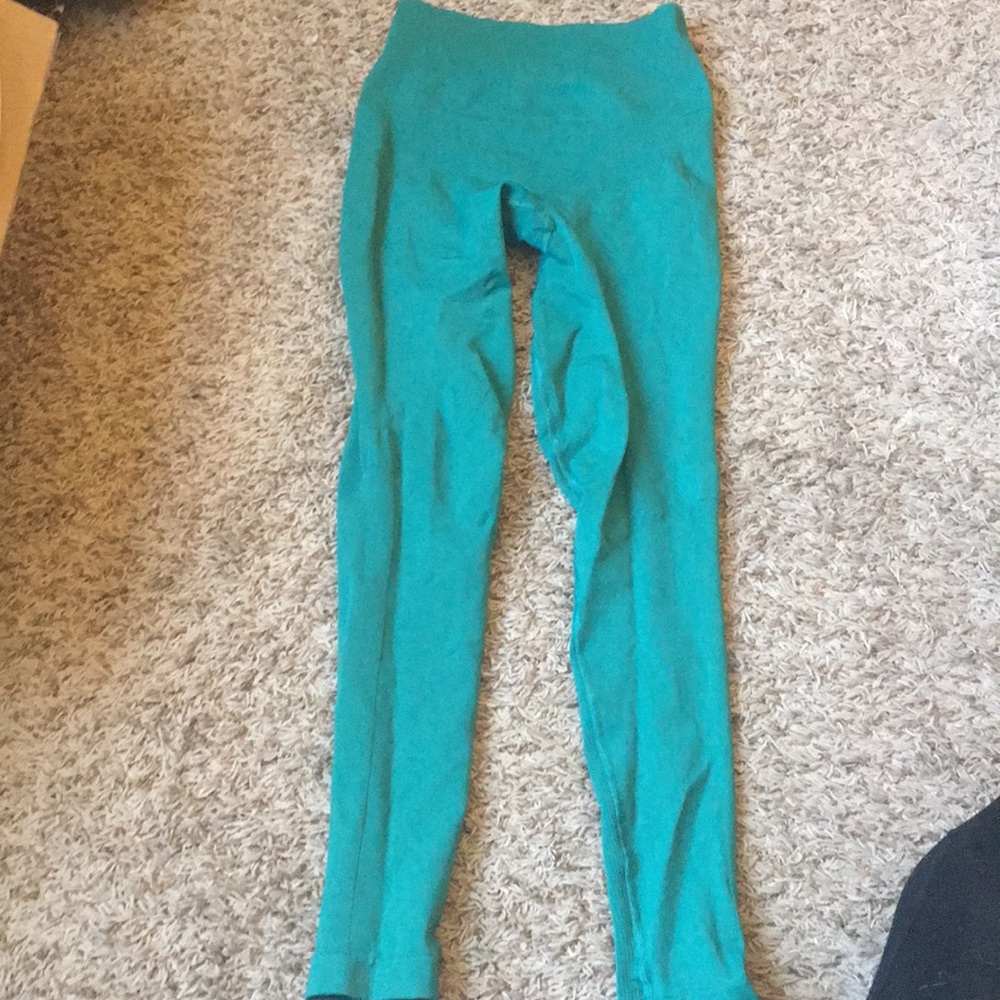 Teal lululemon yogas